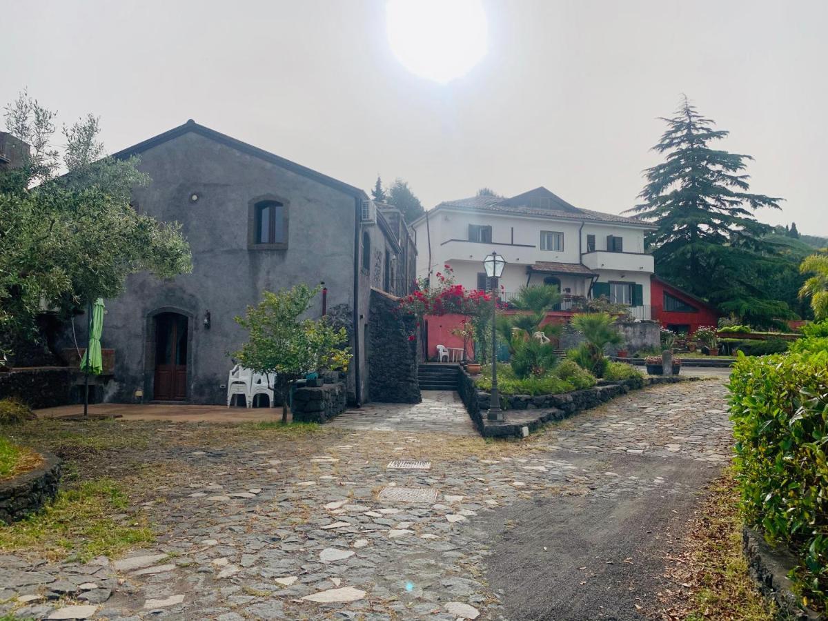 Villa Alessio - Case Vacanza Con Piscina Sull'Etna Puntalazzo Bagian luar foto