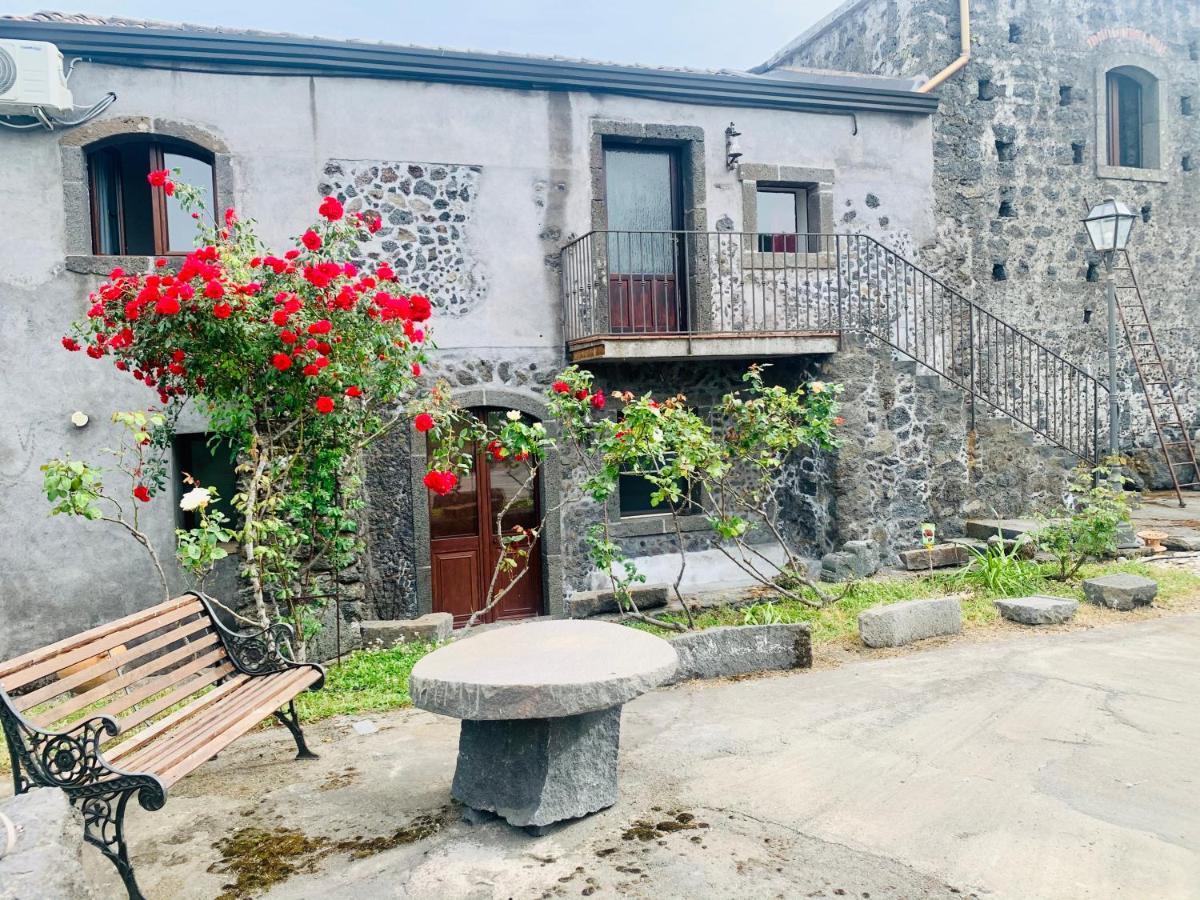 Villa Alessio - Case Vacanza Con Piscina Sull'Etna Puntalazzo Bagian luar foto